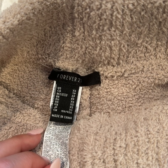 Fuzzy cream colored wide leg pants - Picture 3 of 4